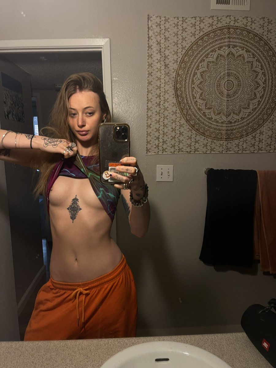 e111ebean's tweet photo. I actually woke up like this today https://t.co/sAjT0b9AEP