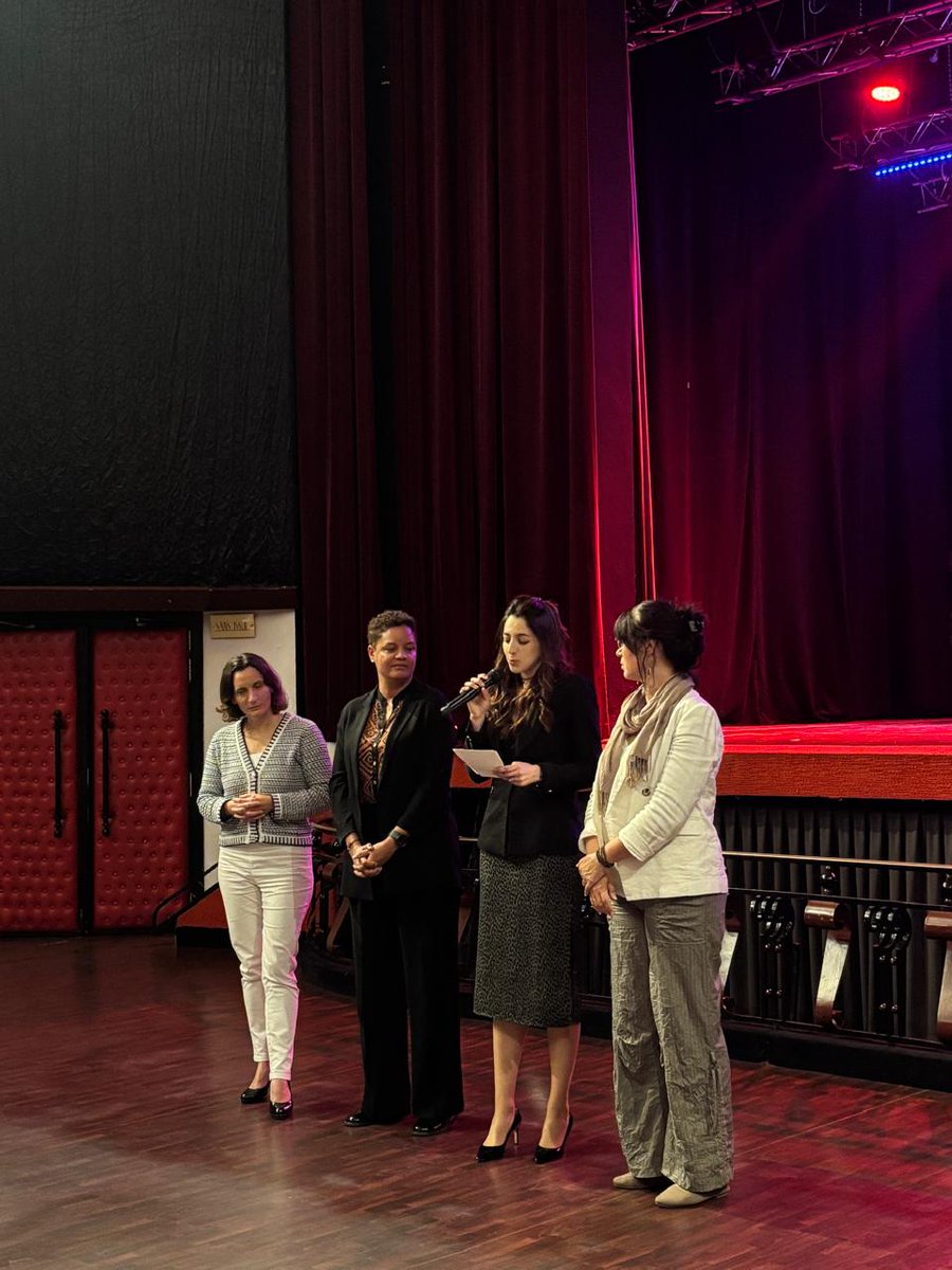 WB_Maroc's tweet photo. ✨ 📷 Nuit de l’Humour Francophone #Rabat 
🌍 5 artistes talentueux, salle comble, 350 personnes réunies pour une soirée pleine de rires et de partage 
🎤 Merci aux artistes, partenaires, membres du #GADFMaroc et au public si nombreux !
#Francophonie #Partage #HumourFrancophone https://t.co/kFCg6KjW6G