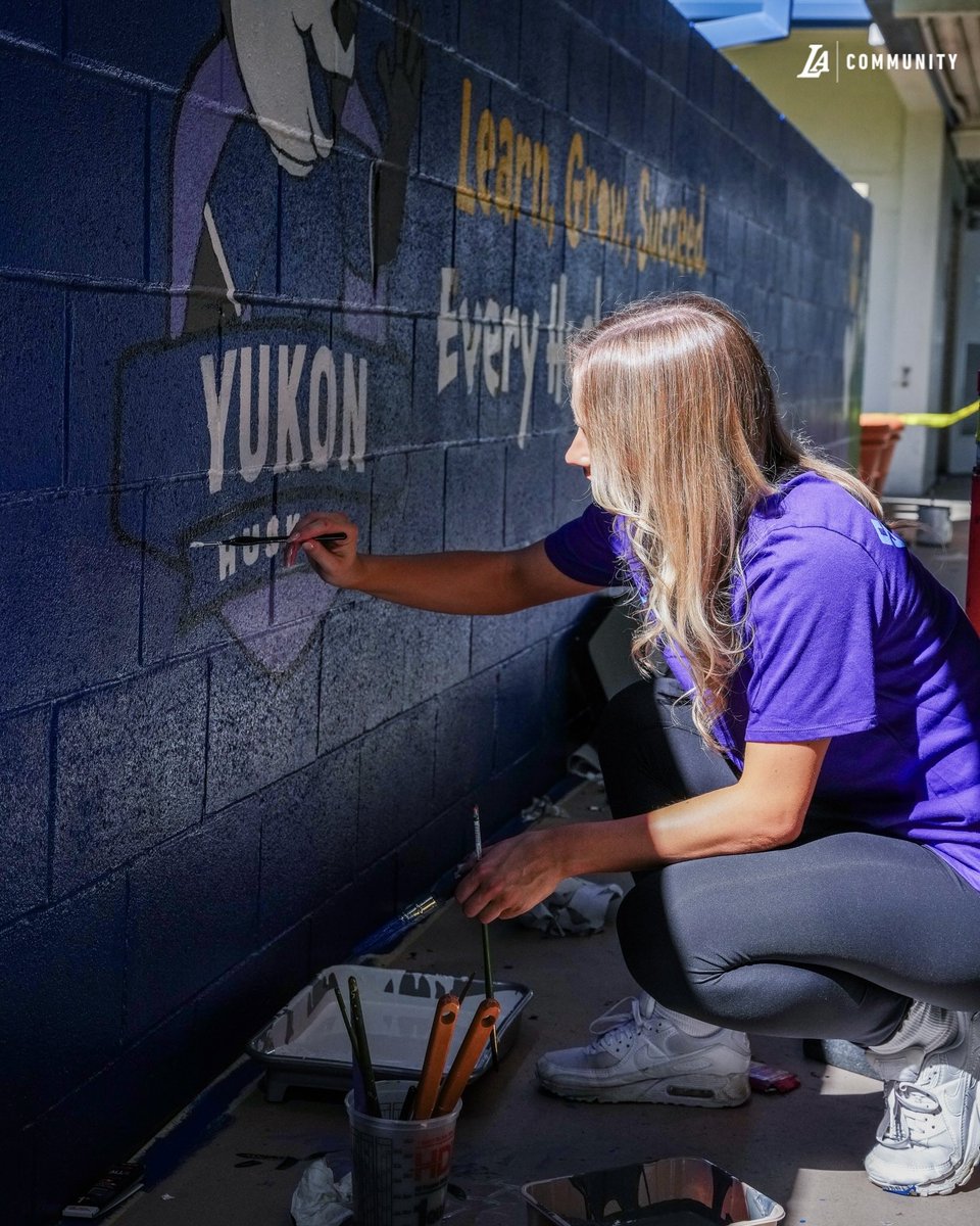 LakersCommunity's tweet photo. The @Lakers, @SouthBayLakers, @NatUniv , and @LakerGirls TEAM UP to beautify Yukon Elementary playground and teacher's lounge 🌟 https://t.co/4q88TBnzCB