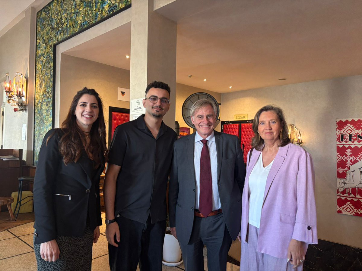WB_Maroc's tweet photo. ✨ 📷 Nuit de l’Humour Francophone #Rabat 
🌍 5 artistes talentueux, salle comble, 350 personnes réunies pour une soirée pleine de rires et de partage 
🎤 Merci aux artistes, partenaires, membres du #GADFMaroc et au public si nombreux !
#Francophonie #Partage #HumourFrancophone https://t.co/kFCg6KjW6G