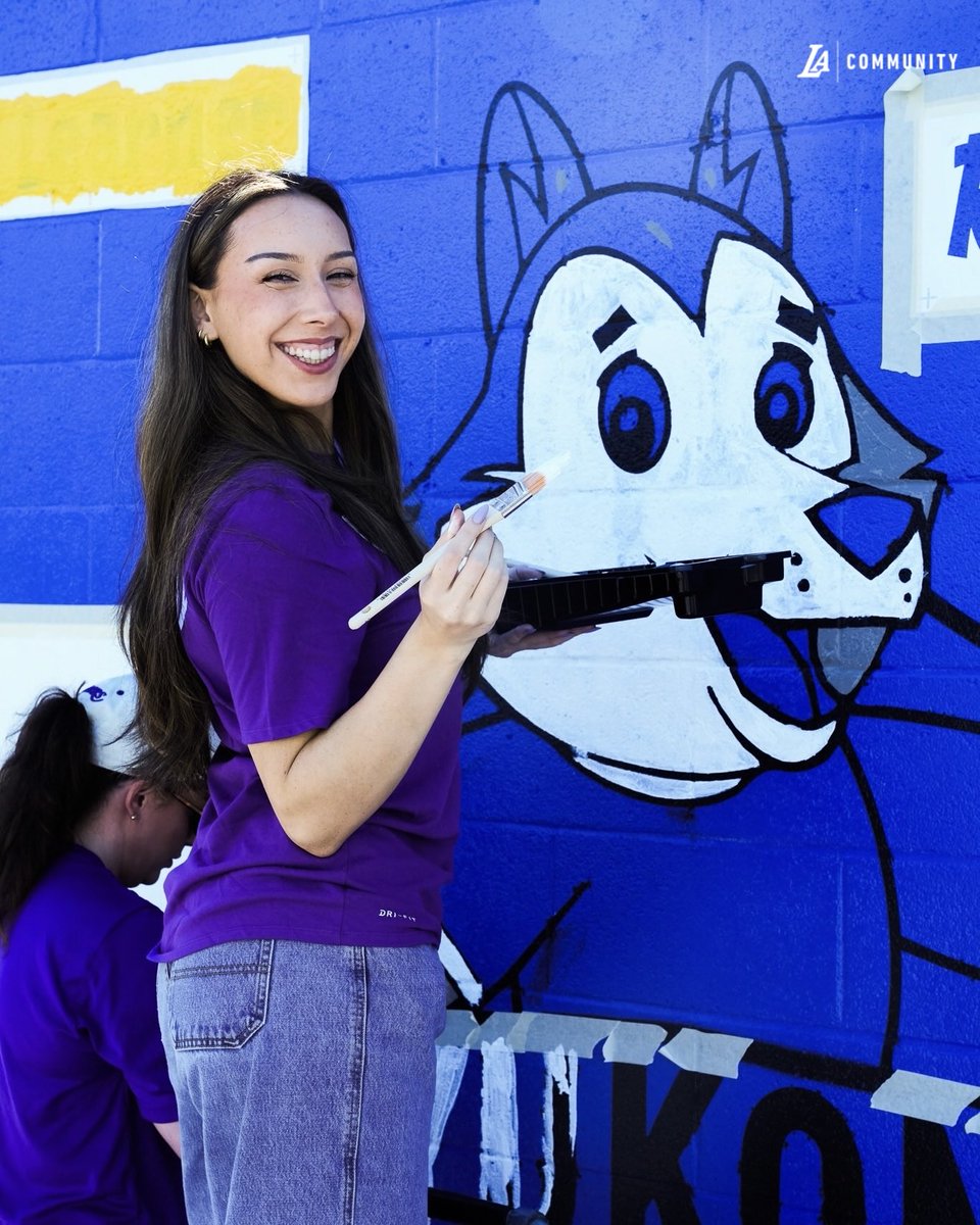 LakersCommunity's tweet photo. This South Bay Lakers Beautification Project provides students a fun and safe place to learn and grow 🏀 https://t.co/eVf2Z0uhpO