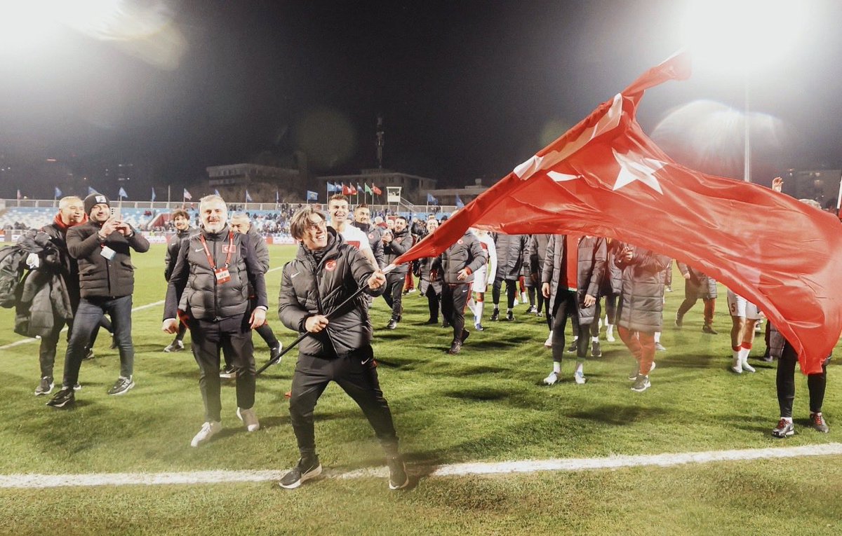 Yılmaz ÖZDİL tweet media