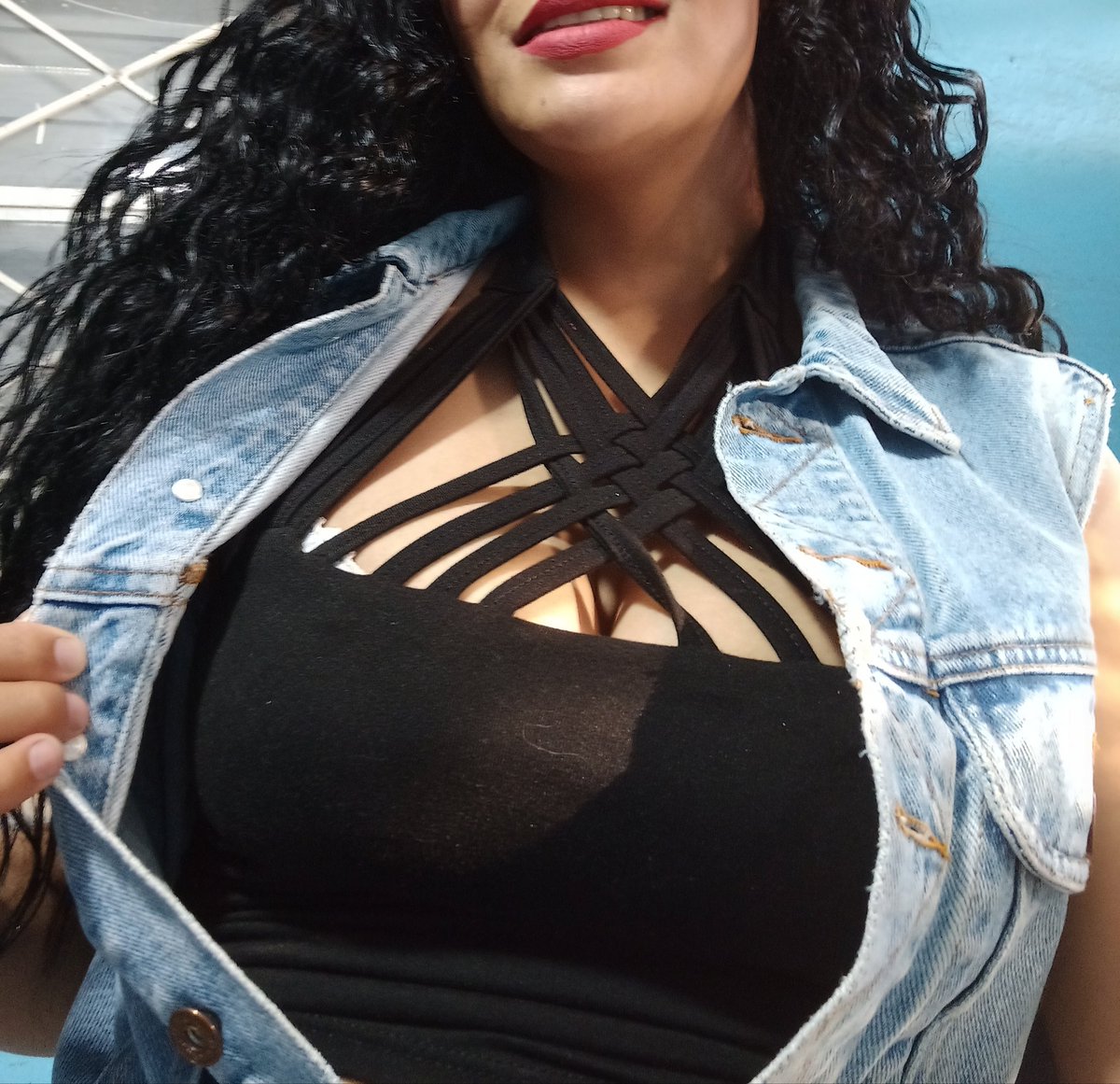 AriChms's tweet photo. Con o sin ropa..?? 🍒❤️‍🔥‼️

Les gustan mis #tetas ⁉️

#MartesDeEnseñarLasTetas 
#martesdetentación https://t.co/UkdsIHmv7j