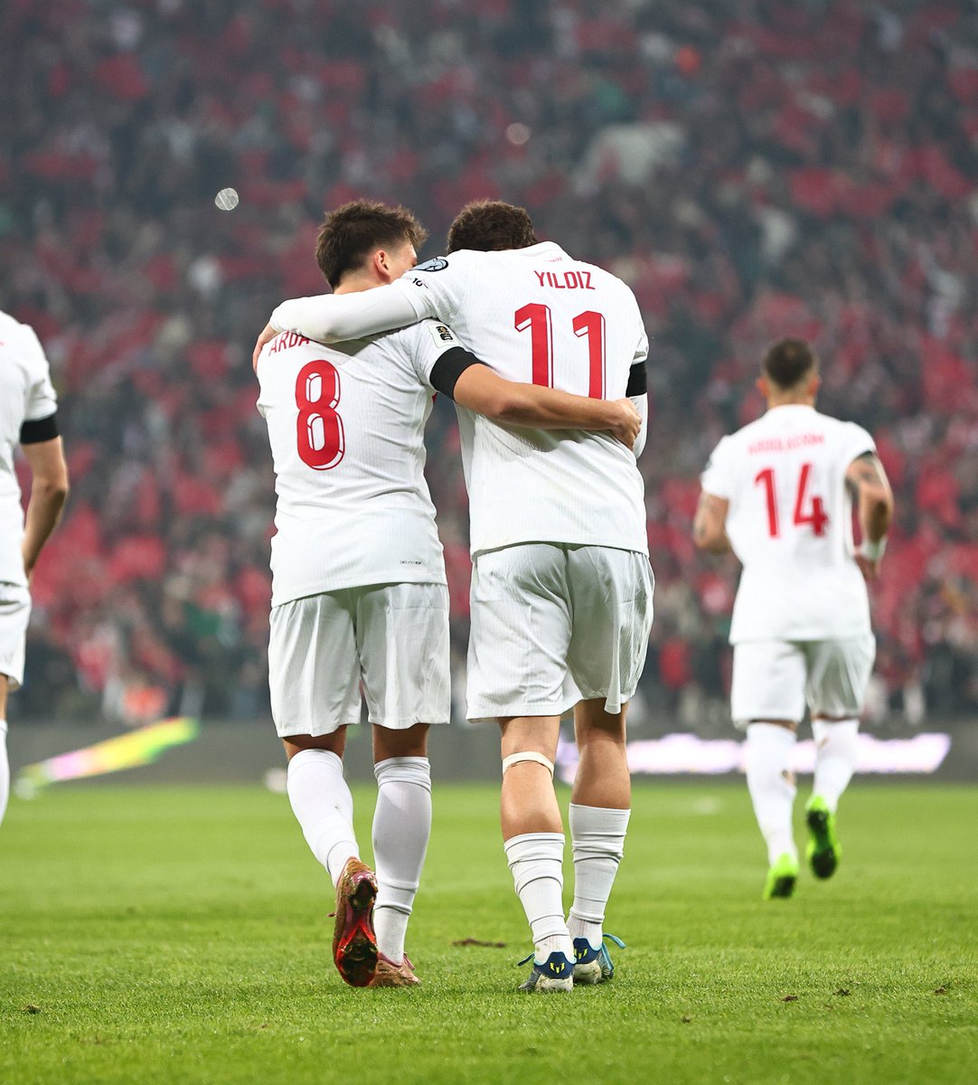 yazovaa's tweet photo. Dünya kupasına en çok onlar yakışacak🇹🇷 https://t.co/aV6IJQqXJb