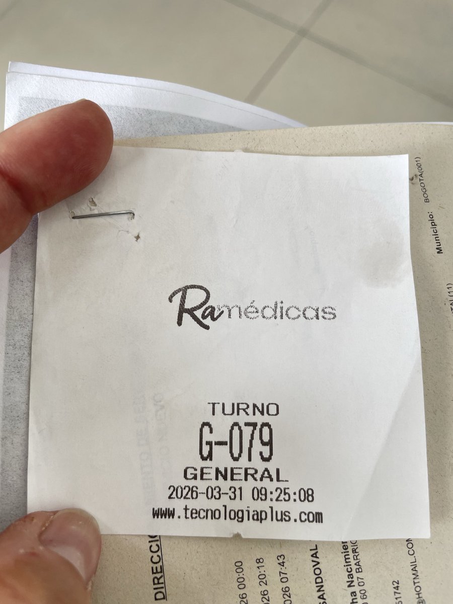 NormaZafra's tweet photo. @Supersalud @EPS_Famisanar me tiene desde antes de las 10 de la mañana esperando turno en @ramedicas de Toberin. Son más de las 4 de la tarde y aún no sé si esté disponible el medicamento que debo reclamar. Esto es inhumano 
@castellanosfj https://t.co/2Irxa7T096