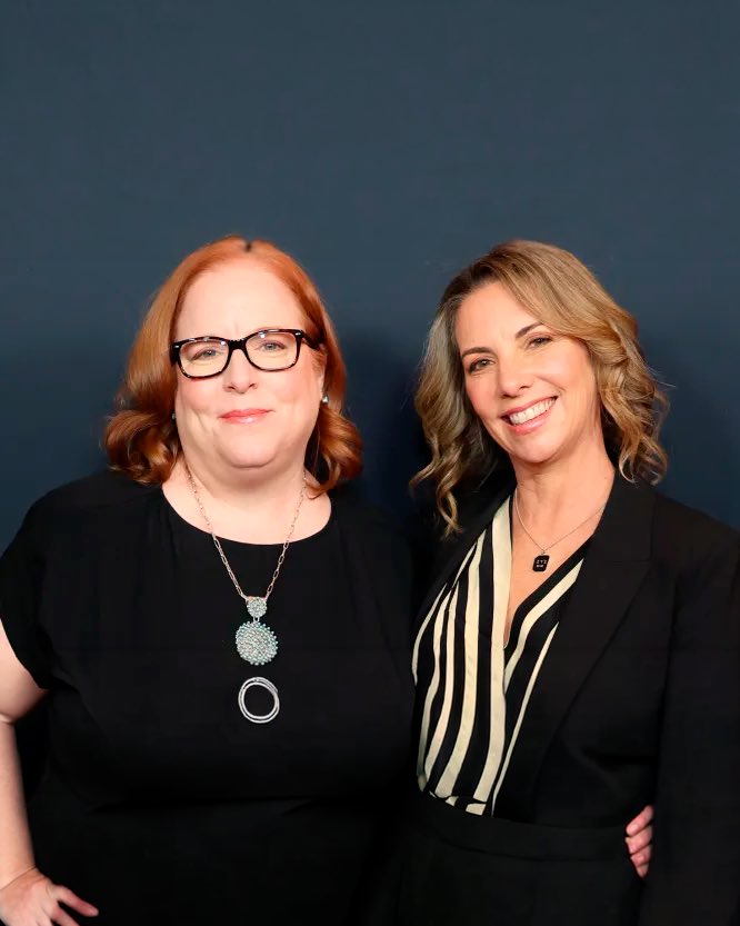 hello_sidney's tweet image. Scream 8 is officially in the works, with Poker Face showrunners Nora and Lilla Zuckerman attached to write the script — as Scream 7 keeps carving out franchise history at the box office.

New writers. New call. Same knife.

Read more: hellosidney.com/content/scream…

#Scream8 #Scream