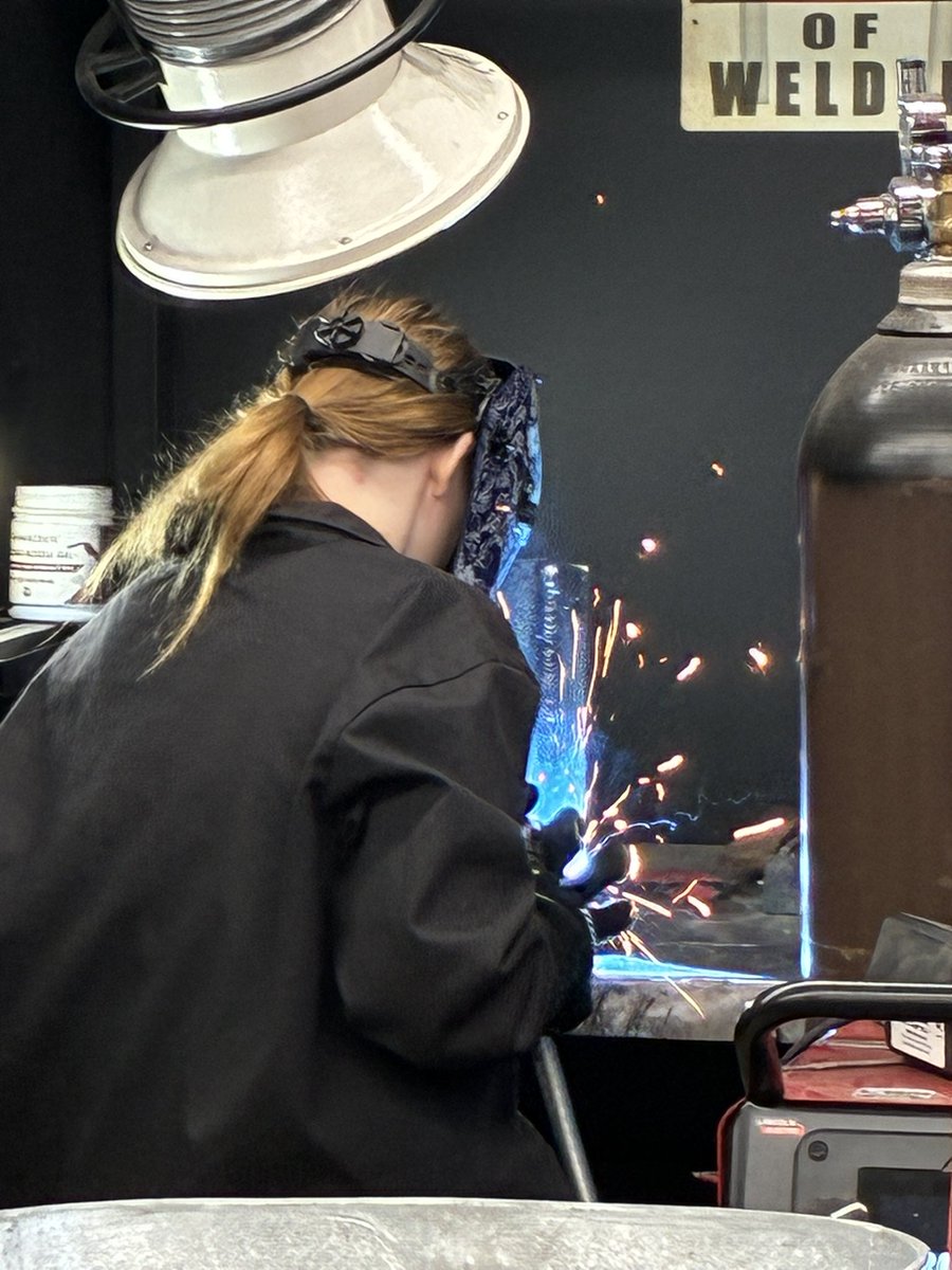 TMHS welding students completed their second phase of the Electric Boat interview process this afternoon by completing a welding evaluation supervised by EB trainers.
All students passed the evaluation and two will be recommended for a level 3 increased hourly wage!

Way to go 🐯