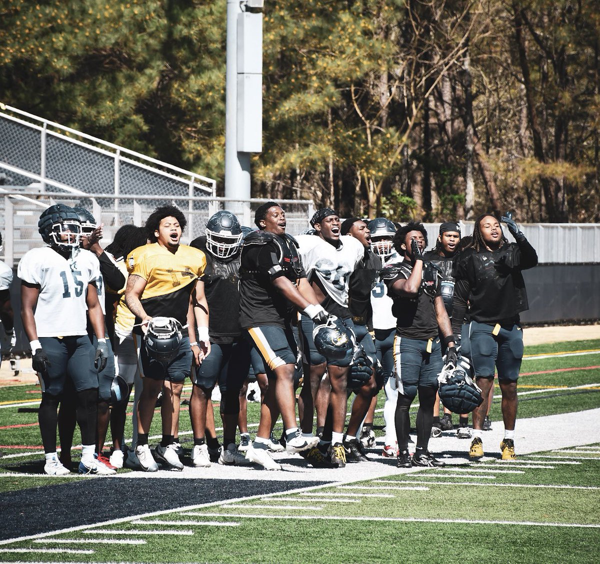 ReinhardtFB's tweet photo. Spring Ball 🏈 Week 2️⃣ 📸

Getting better every day 📈🦅

#PAYthePRICE https://t.co/MZOl5COULf