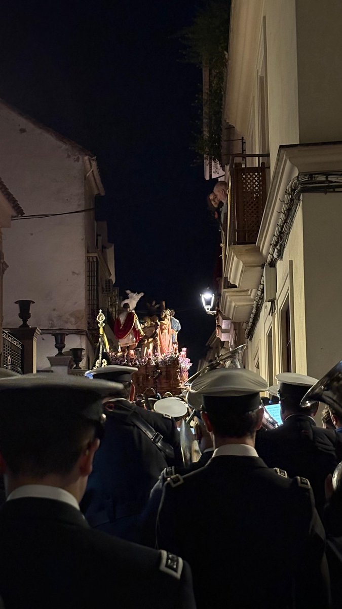 AM El Carpio tweet media