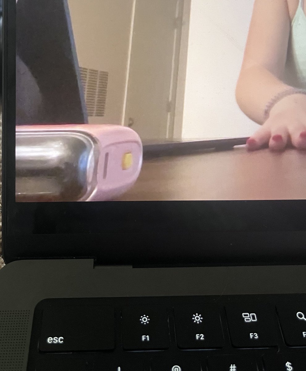 tarantulaparade's tweet photo. grading video assignments for a dance appreciation class… do i subtract points for this girly leaving her geek bar visible in the corner of the video or do i add extra credit for cuntiness https://t.co/xSqEHCDFDM