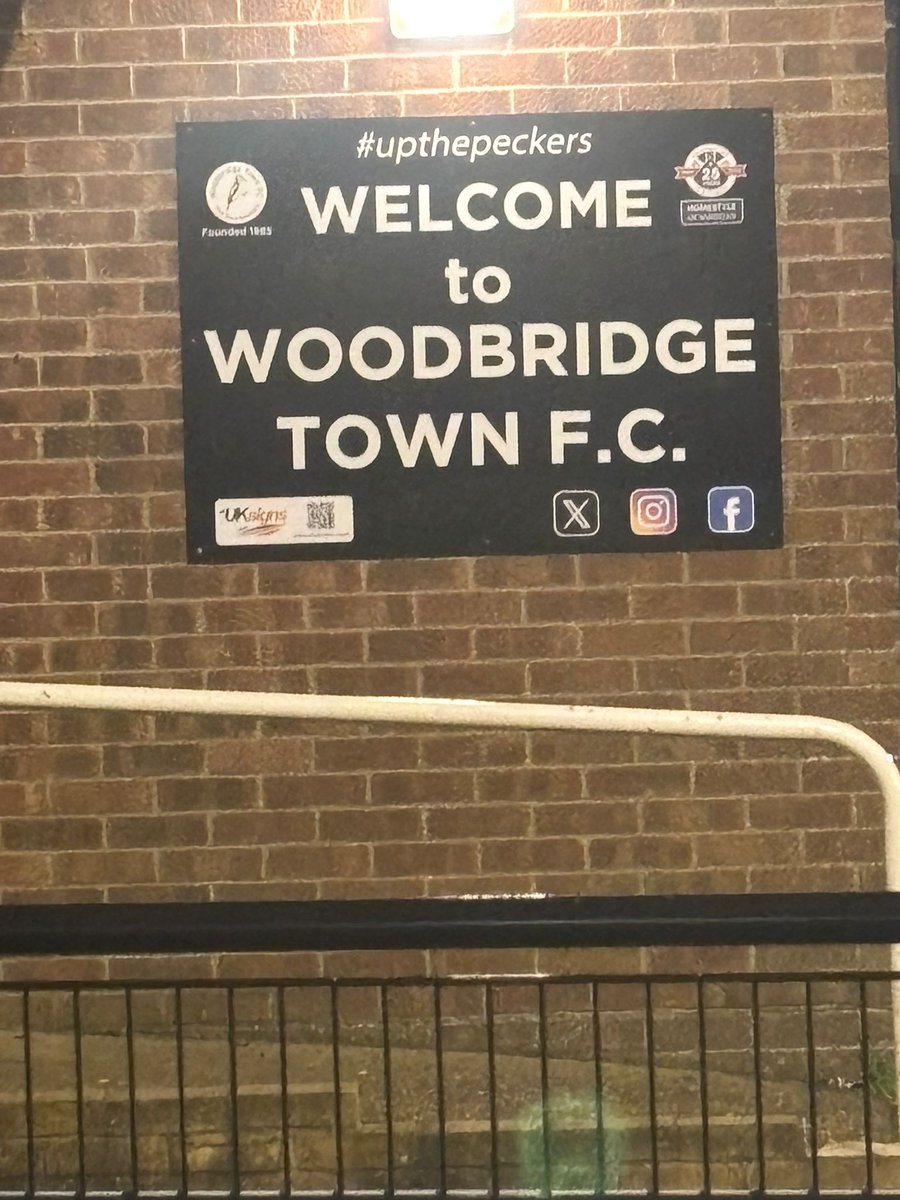 Nonleaguenetwrk's tweet photo. Tonights venue was the Homestyle UK Ground the home of Woodbridge Town. They took on Heacham FC in the Thurlow Nunn Premier Division, Step 5.
Attendance was 121 ๐
#nonleague #ukfootball #step5football #stepbystep
#nonleagueday #FootballFans https://t.co/f44FZzaxRs