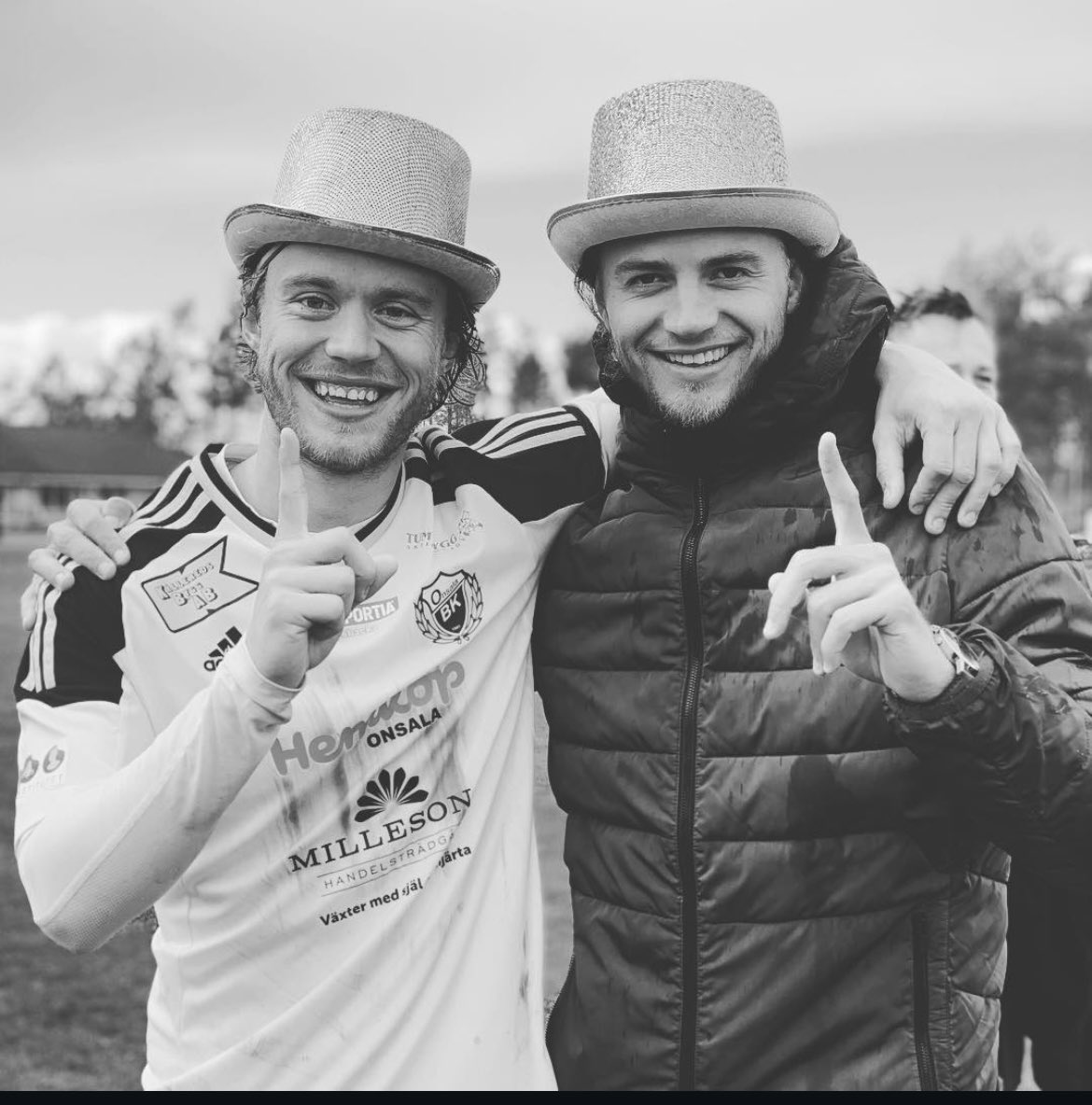 grönsvart tweet media