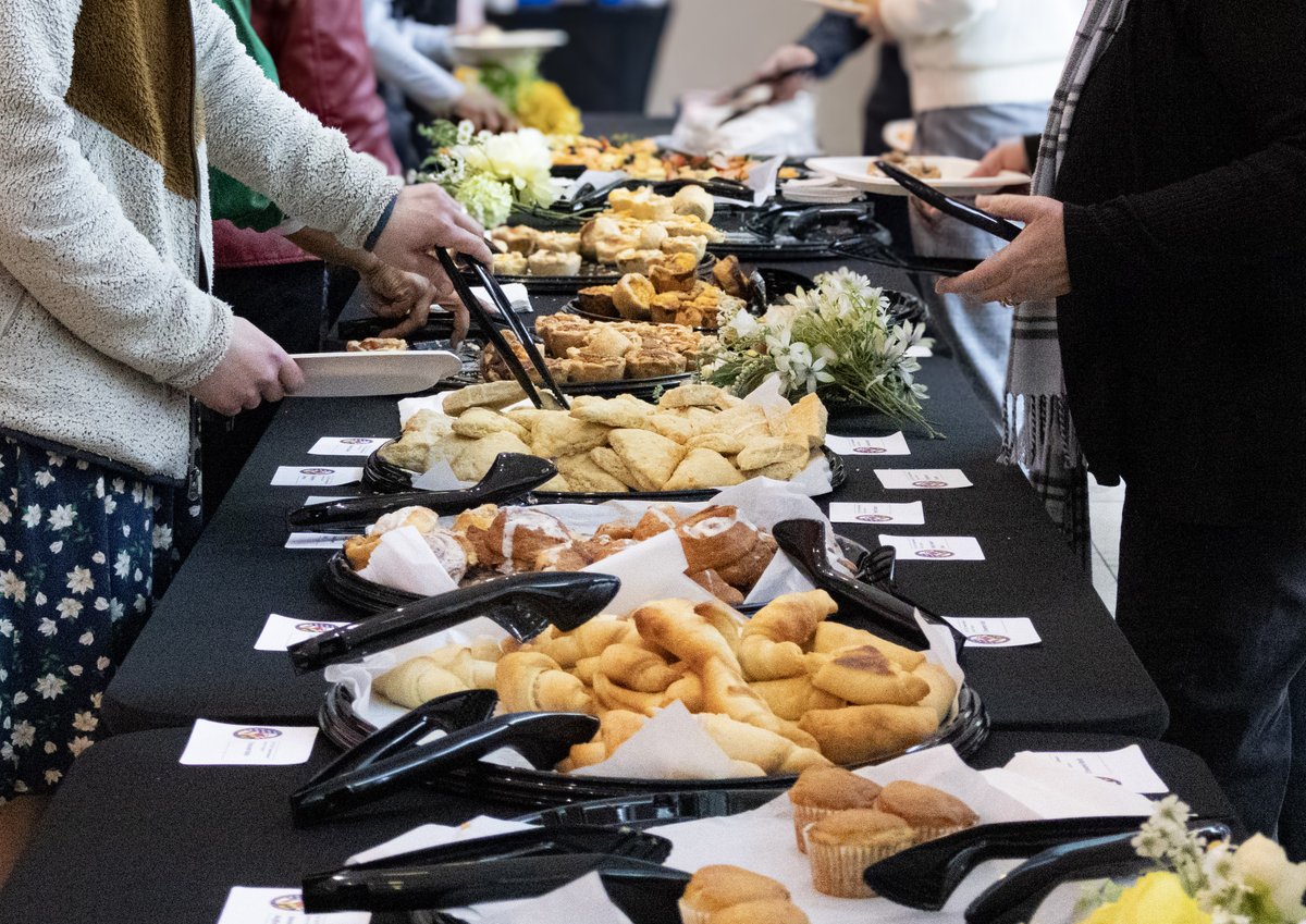 MoCoDOCR's tweet photo. #DOCR showed up at @MontgomeryCoMD’s #WomenInGovernment Conf., celebrating trailblazing women. Keynote Miriam Tesfamikael inspired w/#herstory as the county’s 1st woman boys’ varsity basketball coach. And our #SweetReleaseBakeryProgram kept every1 energized w/handcrafted treats! https://t.co/ERKnR06CAe