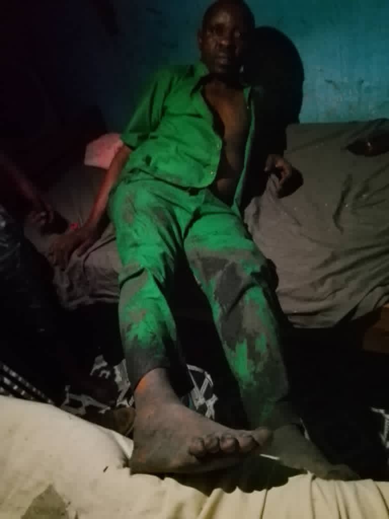 Umuseke's tweet photo. Imfungwa muri gereza nkuru ya Bujumbura, izwi nka #Mpimba, zakomeretse nyuma y’iturika ridasanzwe ryabereye muri “Camp Base”
Amakuru avuga ko hari n’abarashwe bashaka gucika iyo gereza yegeranye n’ahumvikanye iturika ririmo na za bombe.
Abasirikare benshi boherejwe ku Musaga. https://t.co/S27e9Ghnwt