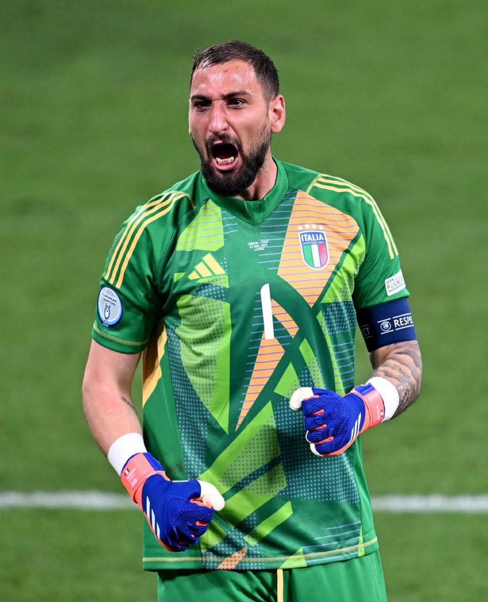 عمرو tweet media