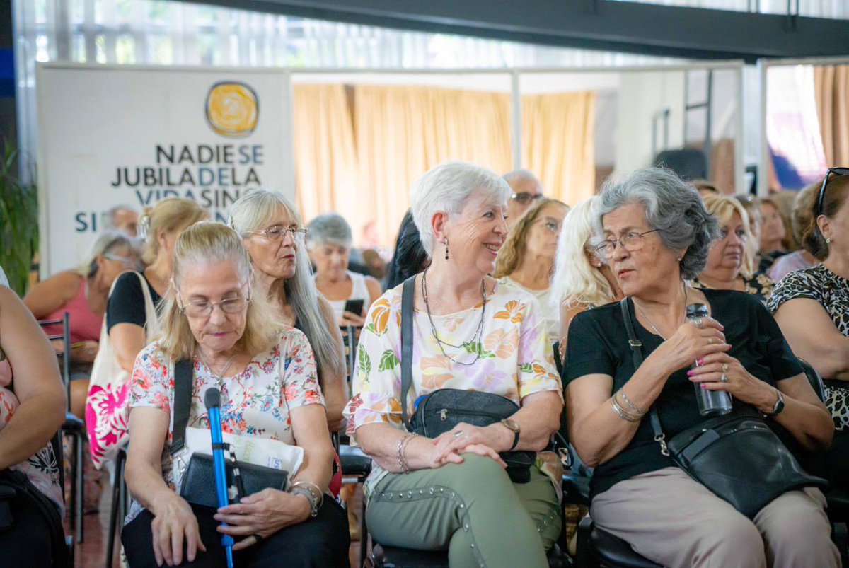vinculacioncba's tweet photo. El acuerdo permitirá avanzar en talleres, capacitaciones, actividades, asesoramiento previsional, alfabetización digital y acciones orientadas al buen trato, a partir del trabajo articulado entre ambas instituciones y la Secretaría de Inclusión de las Personas.
#HacerParaCrecer https://t.co/dq0A5qhc4l