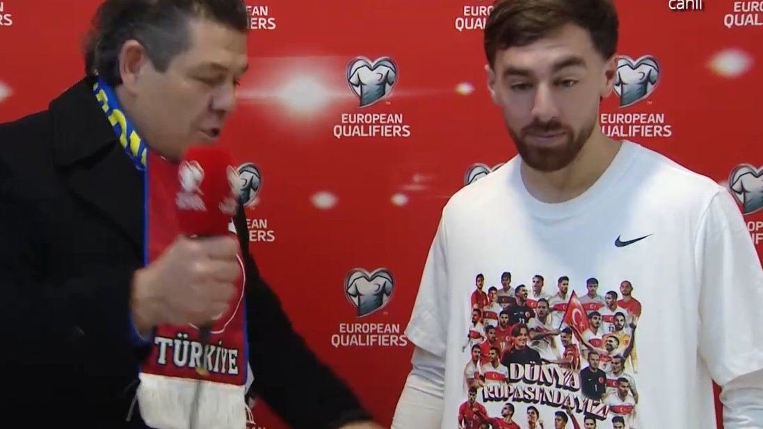 MarjinalSPOR's tweet photo. TFF'nin hazırlatmış olduğu "Dünya Kupasındayız" t-shirt'ü Orkun Kökçü'nün üzerinde https://t.co/yaIhUzGCxI