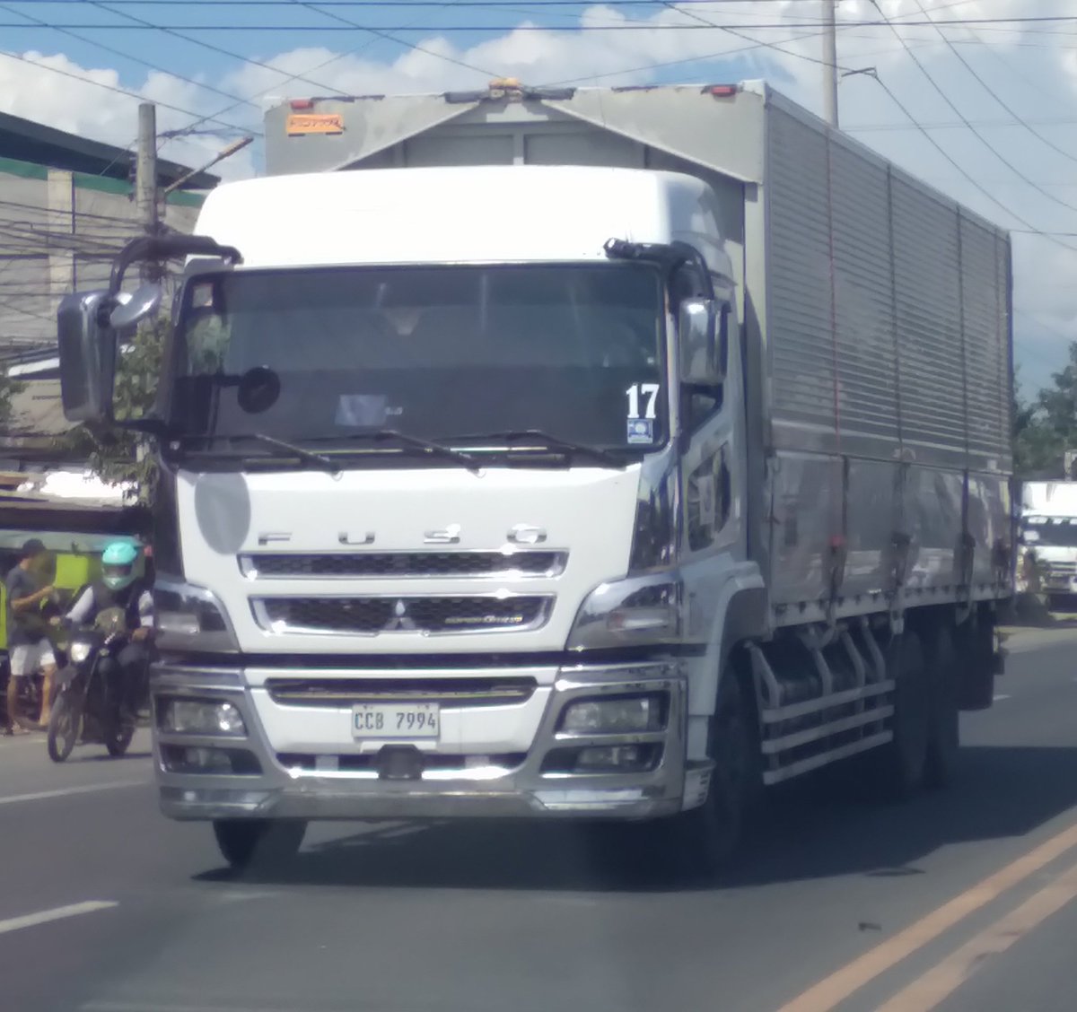 VR_Trucker24's tweet photo. 2010-2017 Mitsubishi Fuso Super Great FU (6R10) 10-stud wingvan trucks.

Secondhand Japanese trucks converted to Left-Hand Drive, though these are the most recent Fuso truck models for PH🇵🇭 surplus, following the 6R20/6R30 (second generation). https://t.co/sZjjOnNSHE