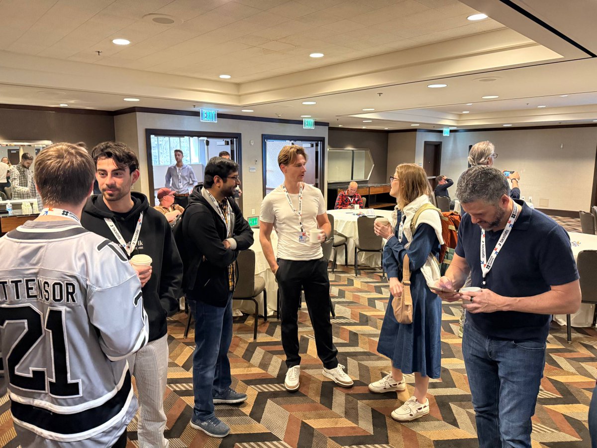 bt_commons's tweet photo. That's a wrap! Yesterday, over 100 people from the Bittensor community came together for Breakout in San Francisco.

We set out to answer two questions: How does Bittensor break out into the world? How do we help people break in?

Here's what we learned 👇 https://t.co/dyjeIXJ4X1