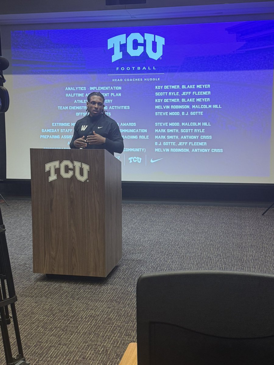 Weiss Football tweet media