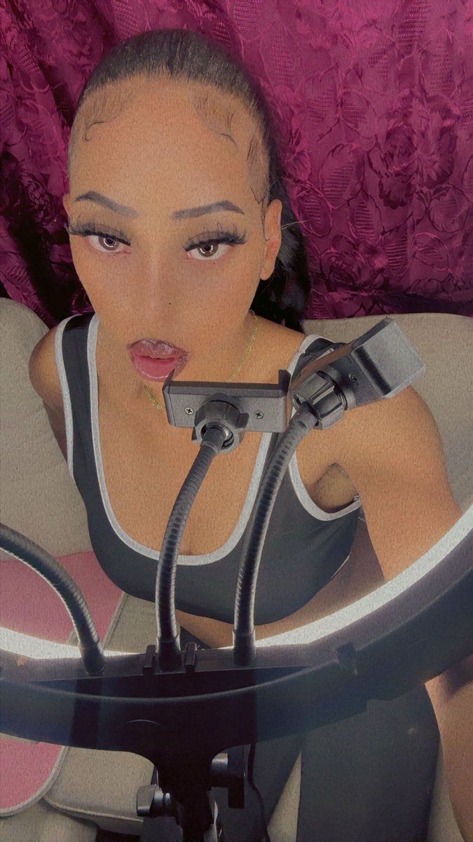 homeycombb's tweet photo. New content?😏💕 https://t.co/h0g8FtZarX