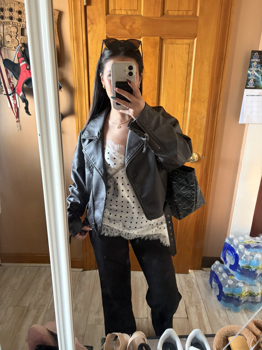 dani⁷💋 on follow limit tweet media