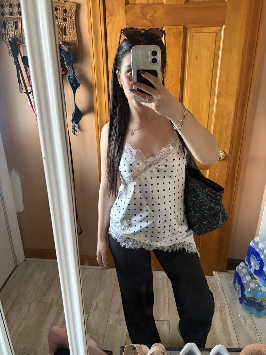 dani⁷💋 on follow limit tweet media