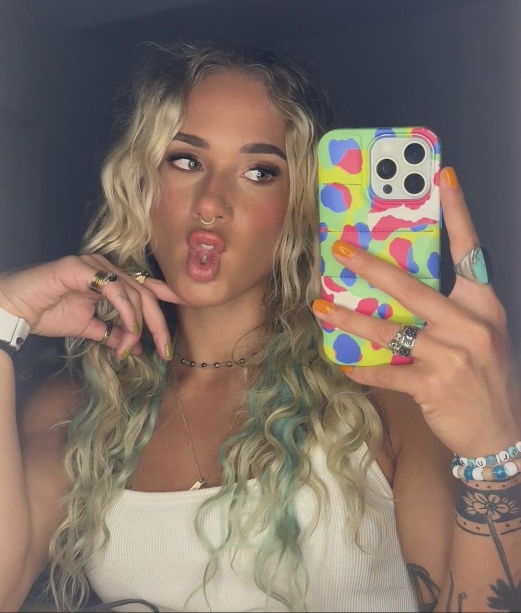 One (Mas) Time... tweet media