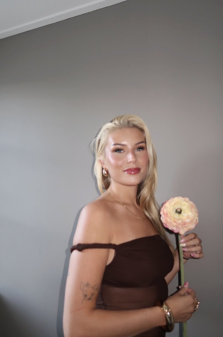 XvrouwAnna tweet media