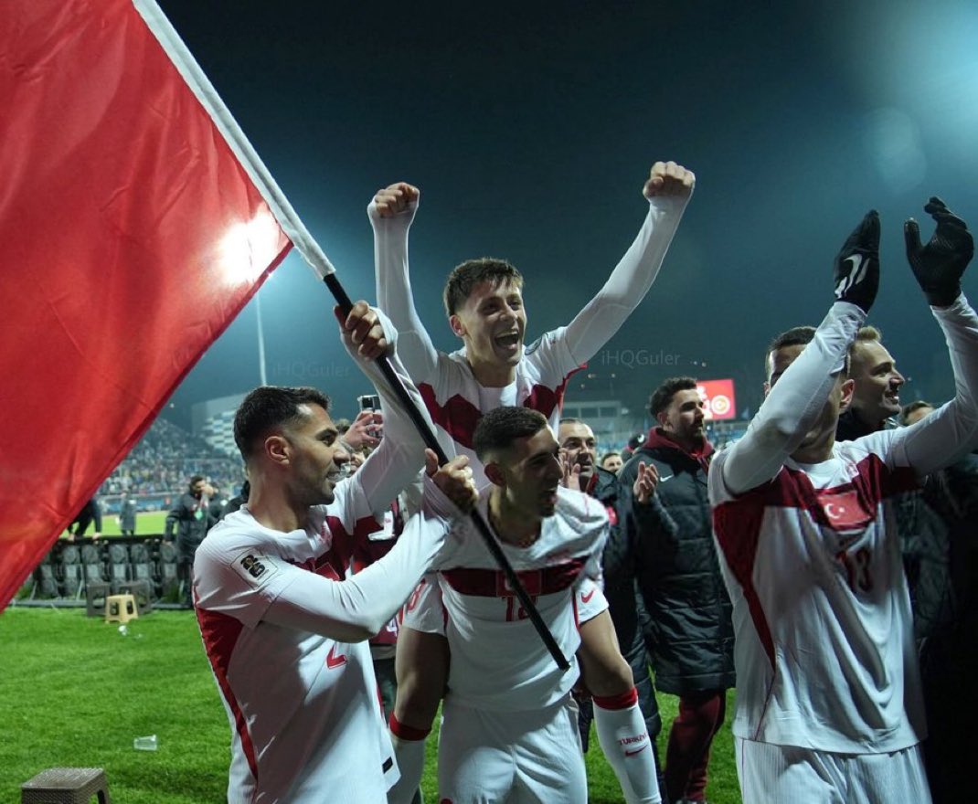 Twilight tweet media