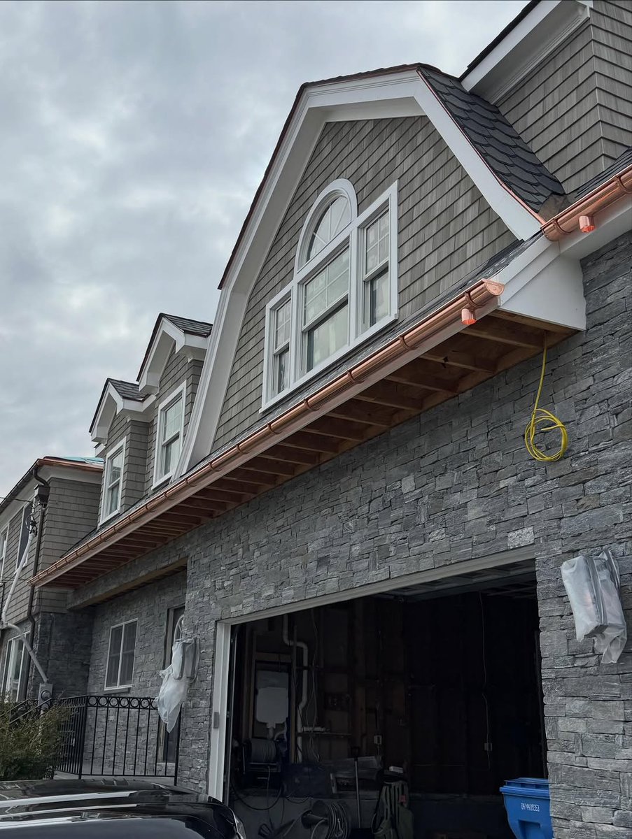 WorldGutter's tweet photo. Finishing touches that make all the difference. ✨

This beautiful home was elevated with a premium copper gutter system from World Gutter Systems, expertly installed by Merc Metals LLC

See our full list of products at https://t.co/4IVk3bL1Gd

#CopperGutters #LuxuryHomes https://t.co/fQfhCjkkwi