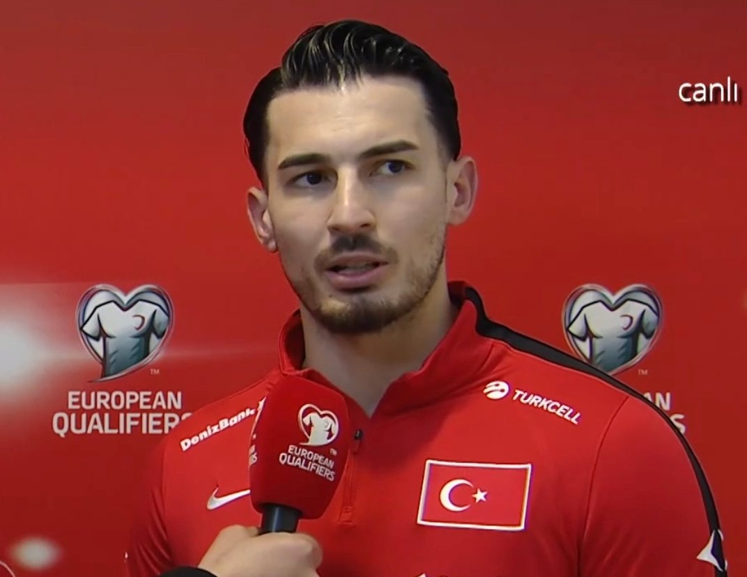 lemarcaspors_'s tweet photo. Uğurcan Çakır: "Dünyada en önemli şey aile ve bayrak bana göre. Bu bayrak için elimizden gelen her şeyi yapacağız. Renk ve takım ayırmaksızın tüm ülkemi çok seviyorum." https://t.co/a6SD7z1I2I