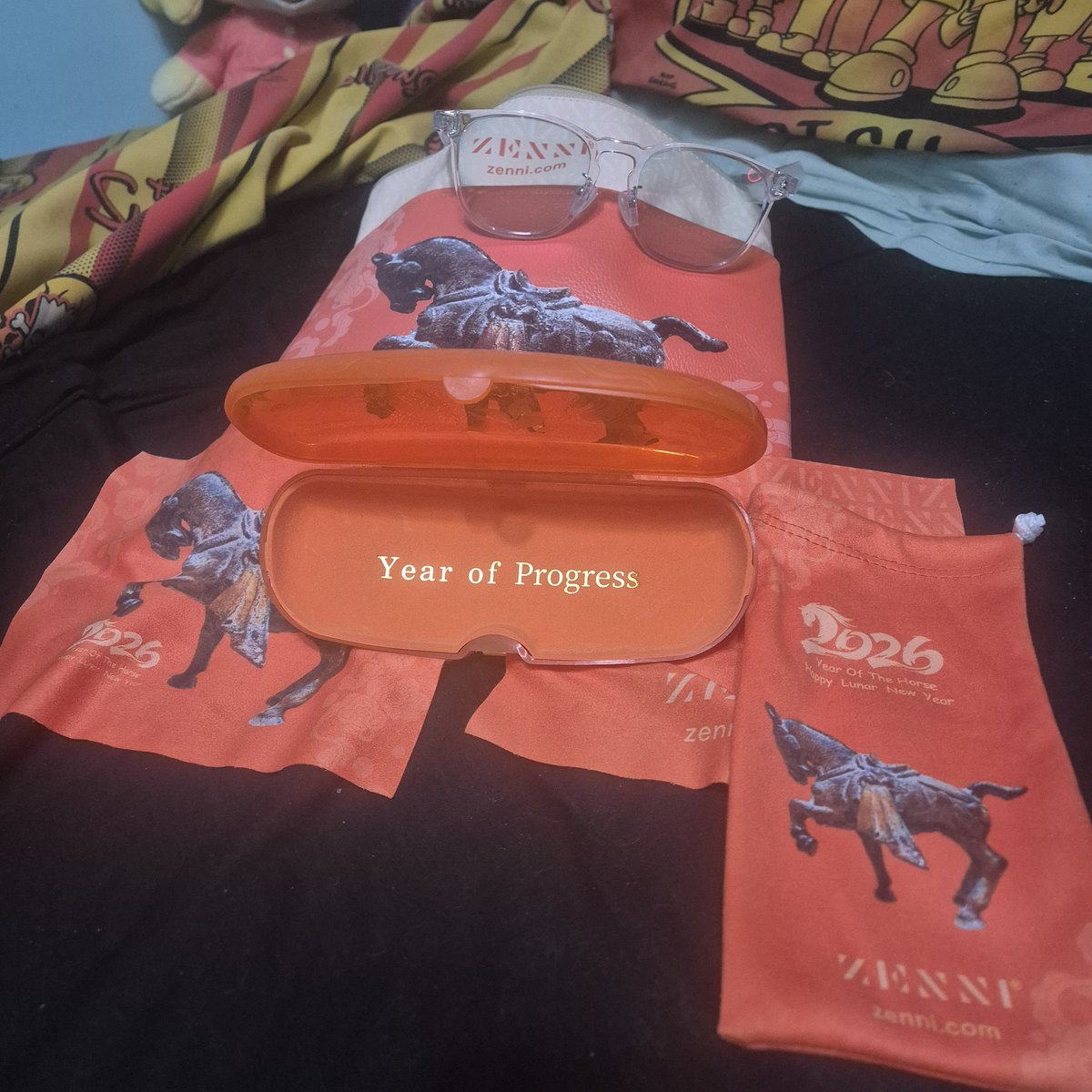 SporeRose's tweet image. While I was at Dreamhack, I had spoken to the lovely people from @Zenni_Gaming and had been given this lovely Lunar New Year themed set!

The frames even have horses on them!

@Dreamhack @xboxuk #DHBirmingham #ad #Invite