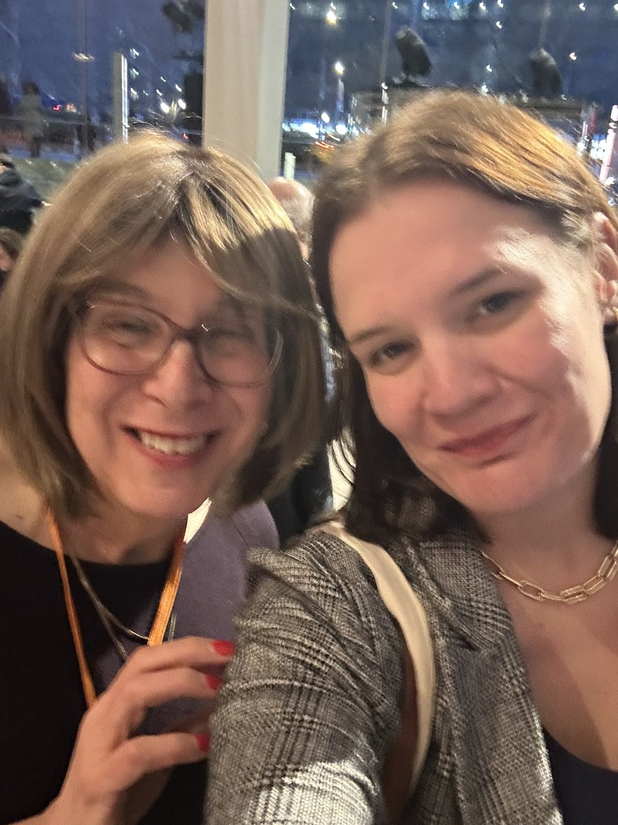 Anna Pycior tweet media