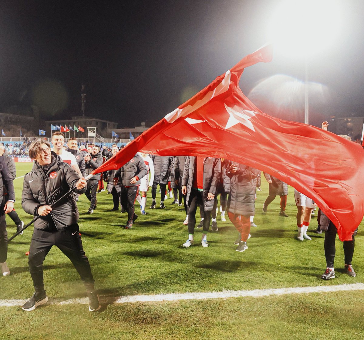 ultrAslan tweet media