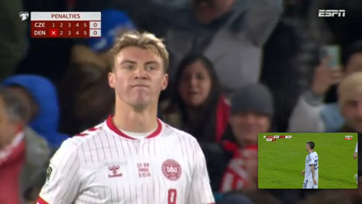 utdbrxy's tweet image. 🚨 hojlund misses his pen and his country won’t be going to the world cup. #loanwatch