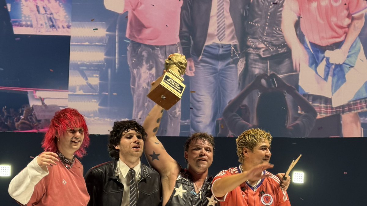 becca is not ok tweet media