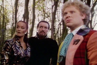 After the Theta fled Gallifrey, Koschei stormed the High Council demanding they find him. When they refused, he turned to the Ushas and they started searching together. I imagine Academy era Ushas as thoschei’s older sister, protective and helpful #DoctotWho