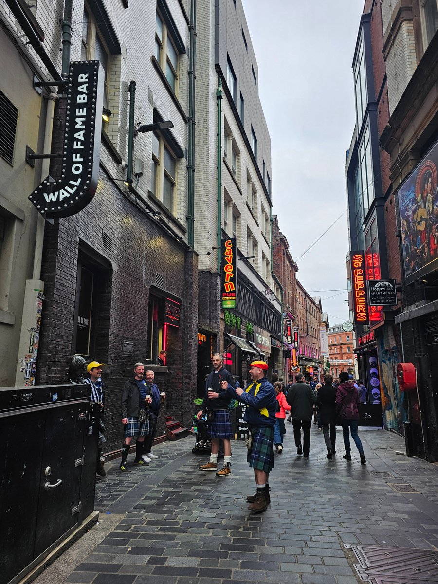 oldpicposter's tweet photo. Mathew Street #Liverpool #Scotsmen https://t.co/ITLMThKm4O