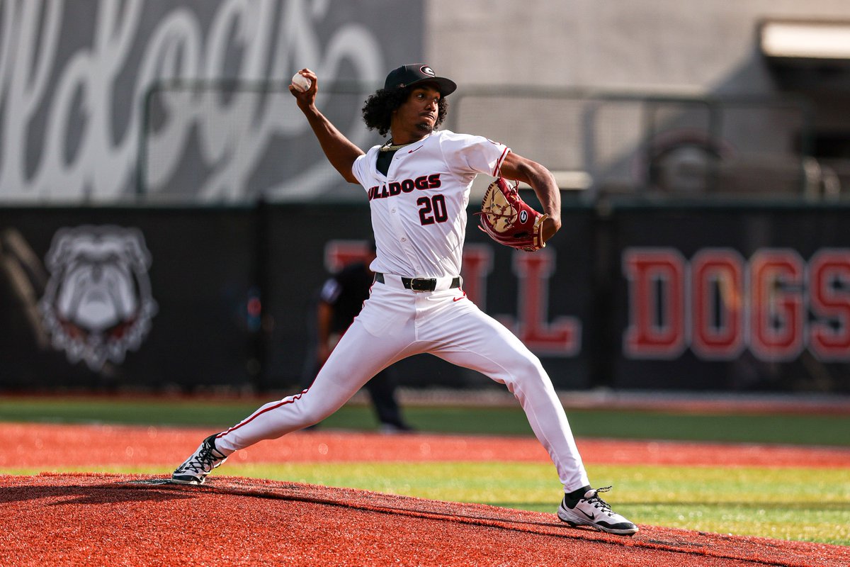 BaseballUGA's tweet photo. Oh yeah, @JoeNotty2025 🙌

#GoDawgs https://t.co/yOHplVvERZ
