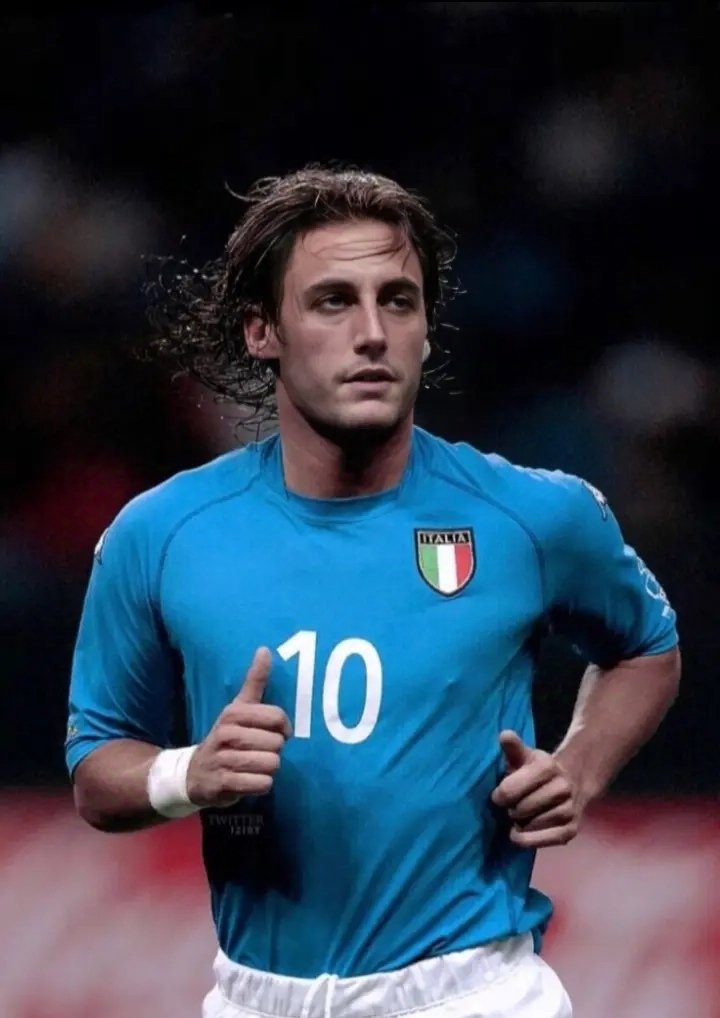 OOC_Momo's tweet photo. Italia afuera del Mundial...

Apáguenle la tele al Momo. https://t.co/9FsHHbwVL5