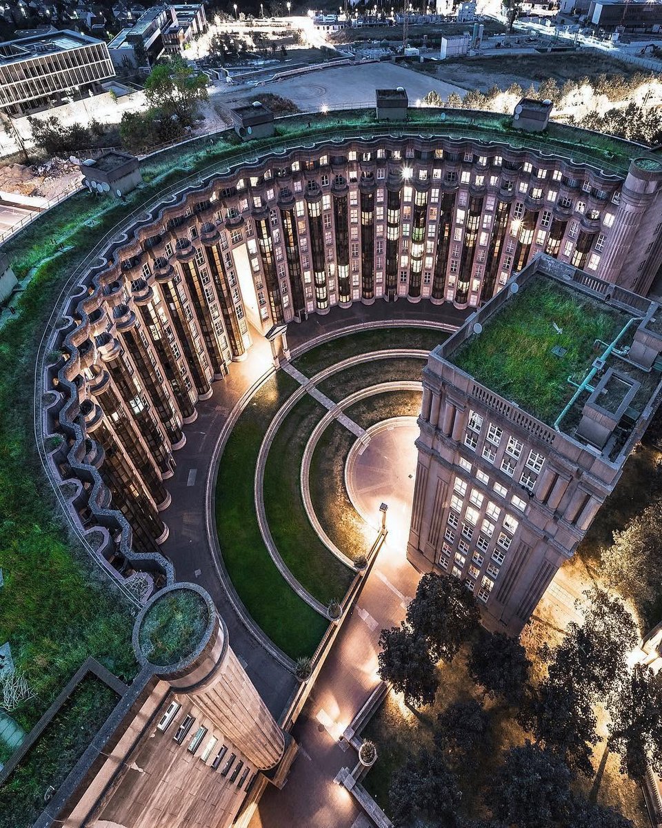 Sci-Fi Archives tweet media