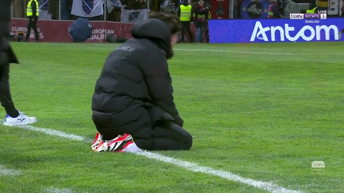 إيطاليا تفشل في التأهل لكأس العالم للمرة الثالثة على التوالي بعد الإقصاء على يد البوسنة والهرسك الذي يصعد إلى المونديال المرة الثانية في تاريخه 