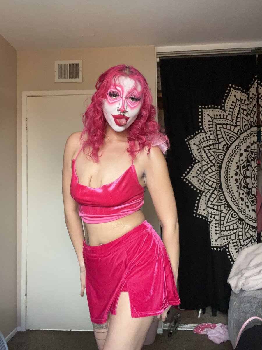 Senia (they/them) tweet media