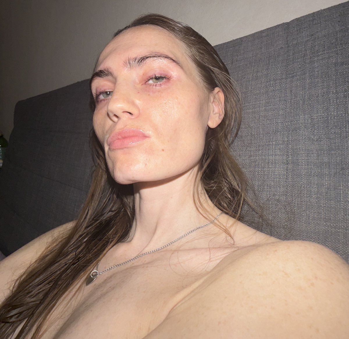 малышка на миллиард tweet media