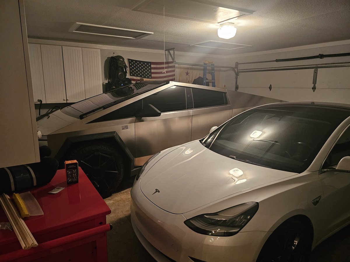 gteamjer's tweet photo. @elonmusk Thank you Elon for the best 2 vehicles I have ever owned =) https://t.co/GQqgZC6IPZ
