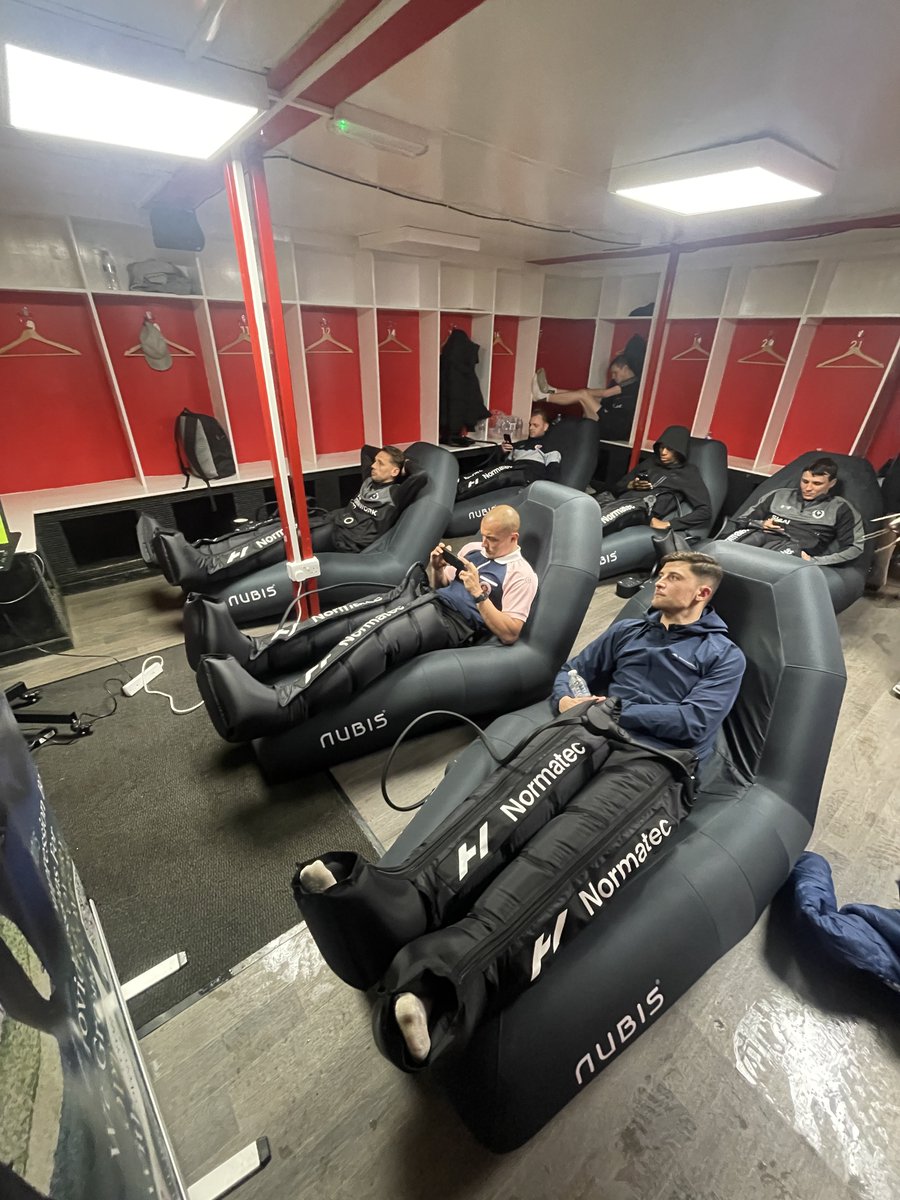 Kweku_Ansah's tweet photo. Evening recovery session for @PUFC_Gravesend players as they prepare for their second leg semi final in the FA Vase on Saturday in a chance of playing at Wembley 🏟️⚽️🏆 https://t.co/VnBeo4yFsJ