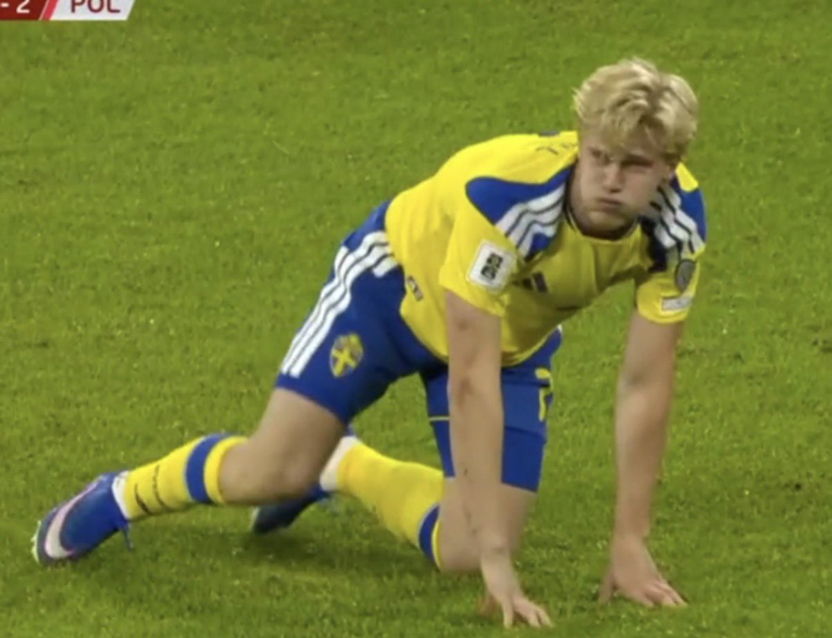 nadia | FCB tweet media