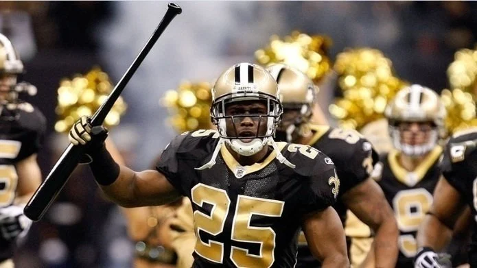 SaintsHistory's tweet photo. OTD in #Saints history (4/29/2006), the Saints drafted Saints legend and fan favorite @ReggieBush! What's your favorite Reggie Bush memory? #WhoDat #WhoDatNation https://t.co/9rkqQS7aa9