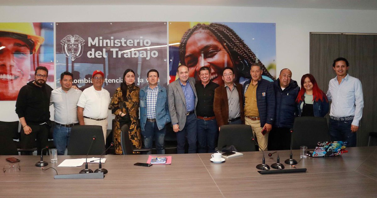 MinTrabajo tweet media